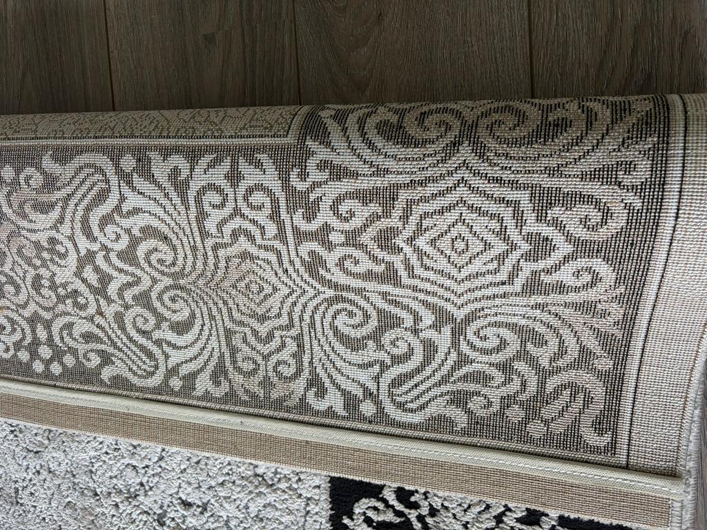 Modern Vloerkleed met Barok Patroon - Zwart/Wit, Ophalen, 100 tot 150 cm, Wit, Zo goed als nieuw