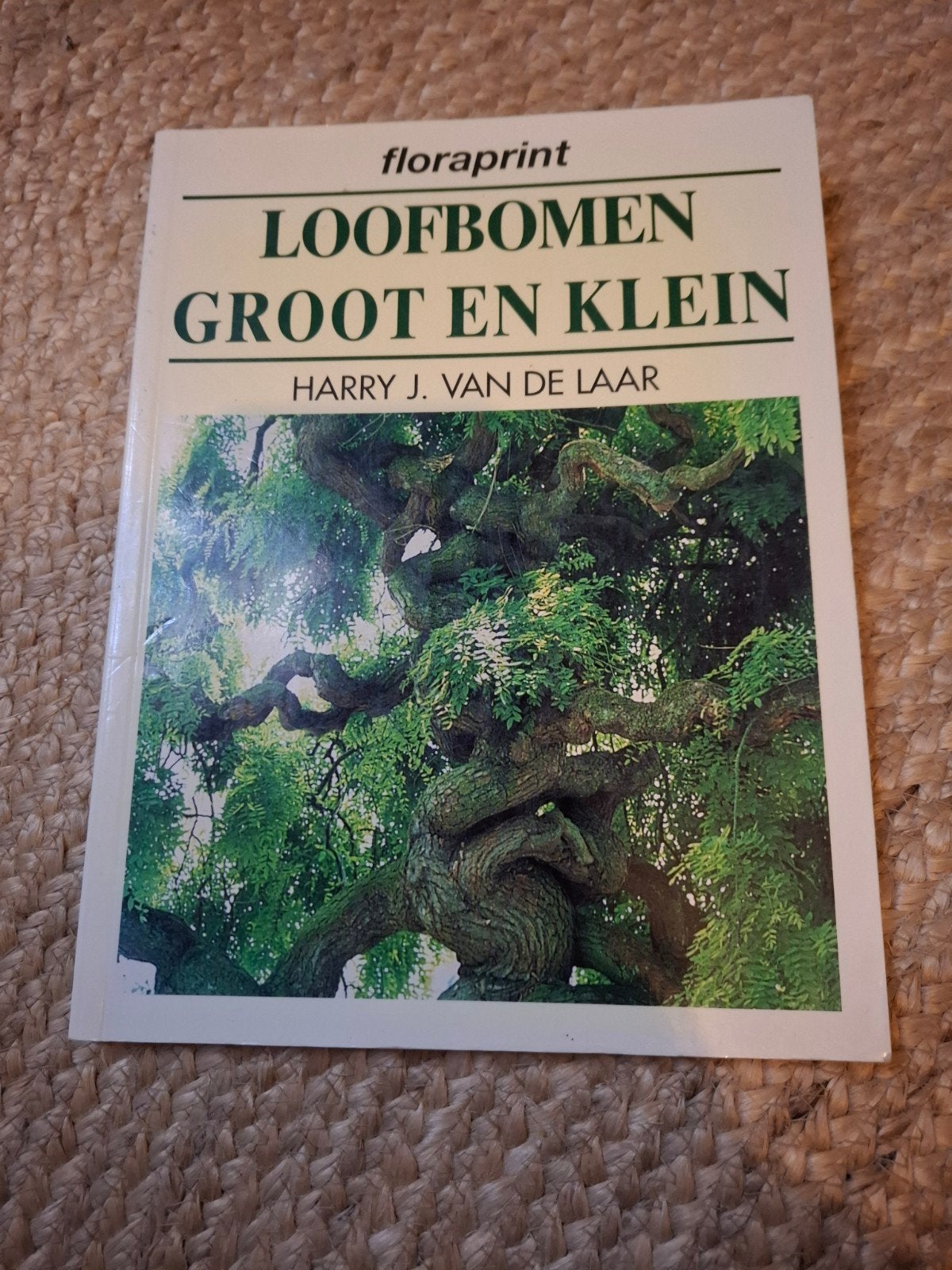Lofbomen Groot en Klein - Harry J. van de Laar, Ophalen of Verzenden, Gelezen, Bloemen, Planten en Bomen, Harry J. van de Laar