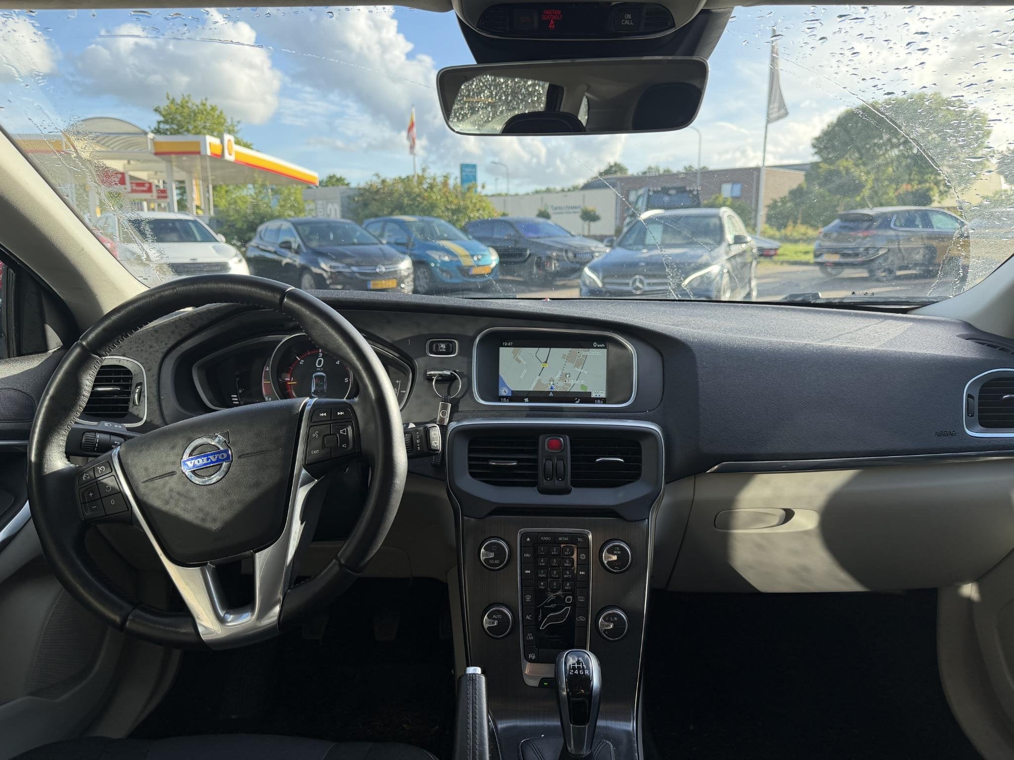 Volvo V40 2.0 D2 Momentum Business CRUISE | AIRCO | NAVIGATI, Auto's, Volvo, Voorwielaandrijving, Gebruikt, Euro 6, 4 cilinders