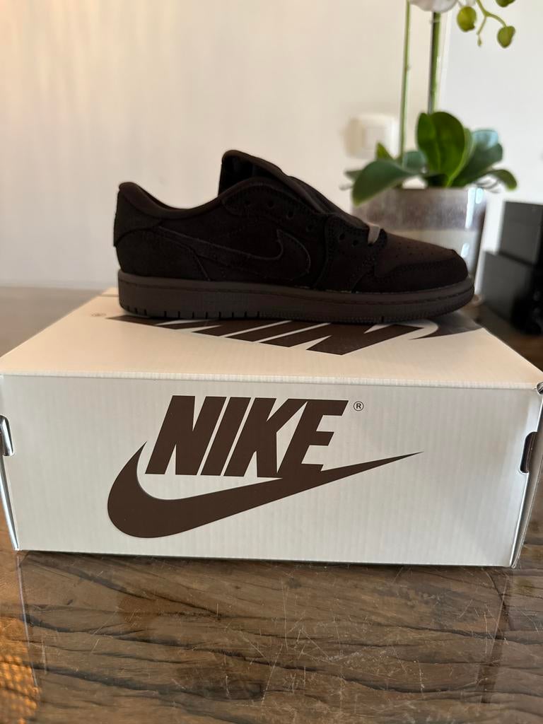 Jordan 1 Retro Low OG SP Travis Scott Velvet Brown (PS) 32, Kinderen en Baby's, Kinderkleding | Schoenen en Sokken, Ophalen of Verzenden