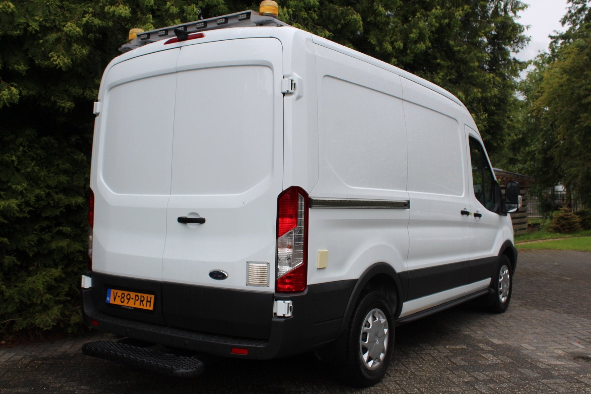 Ford TRANSIT 350 2.0 TDCI L2H2 Trend 131PK | Airco | Cruise, Voorwielaandrijving, Stof, 4 cilinders, 2800 kg