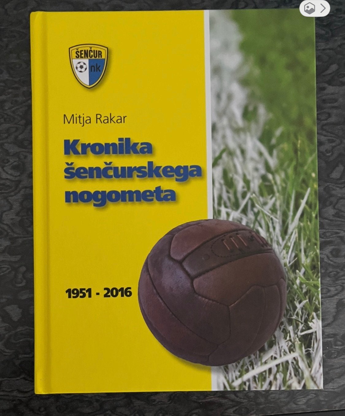 Jubileumboek NK Sençur 65 jaar Slovenië voetbal, Ophalen of Verzenden, Nieuw, Buitenlandse clubs, Boek of Tijdschrift