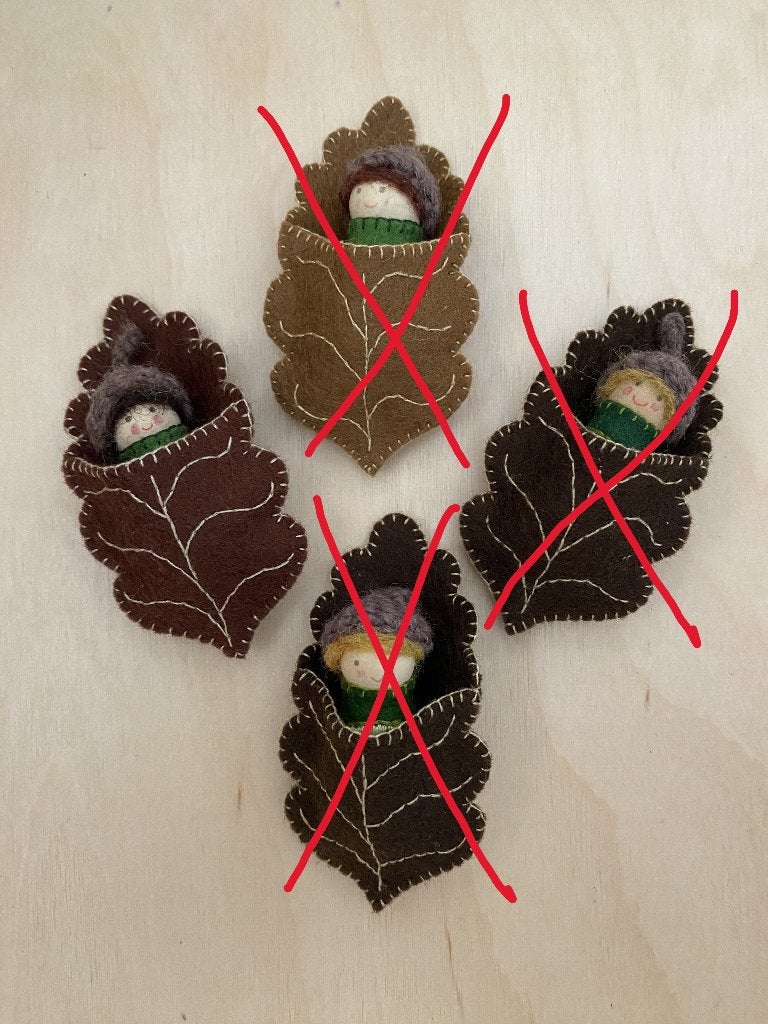 Herfstbladpopje van vilt, Hobby en Vrije tijd, Ophalen of Verzenden, Nieuw, Figuurtje(s)