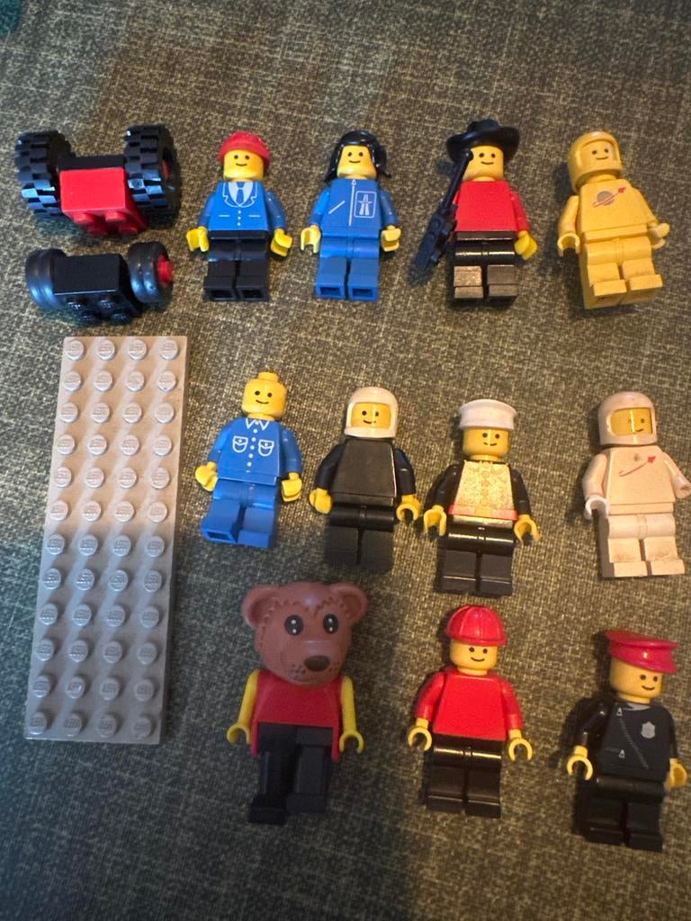 Vintage Lego poppetjes, o.a. space astronaut, Inclusief minifiguren, Gebruikt, Lego, Ophalen of Verzenden
