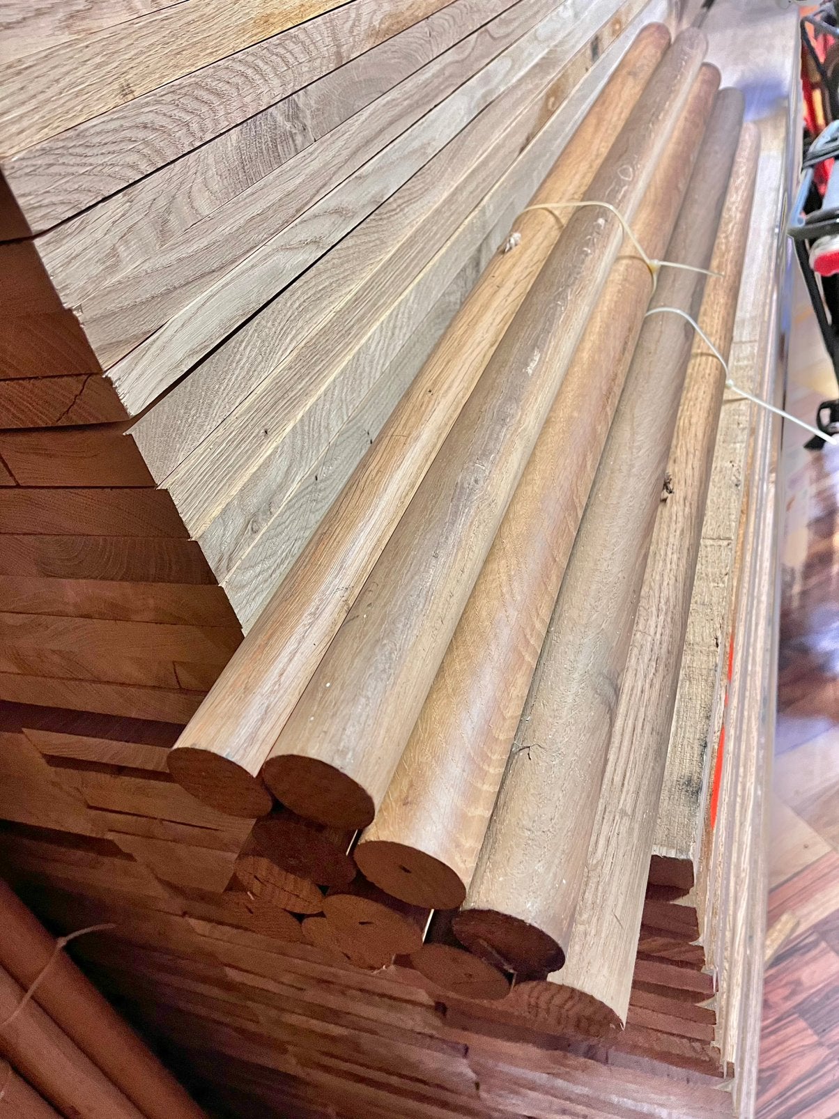 Massief eiken paaltjes , 110cm lang en doorsnee 4/5cm, Ophalen, Palen, Zo goed als nieuw, Hardhout