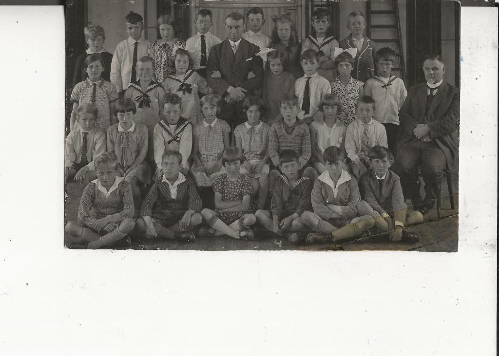 Den Haag School Dr Molhuijzen Klassenfoto met leraren 1929, Ophalen of Verzenden, 1920 tot 1940, Gelopen, Zuid-Holland