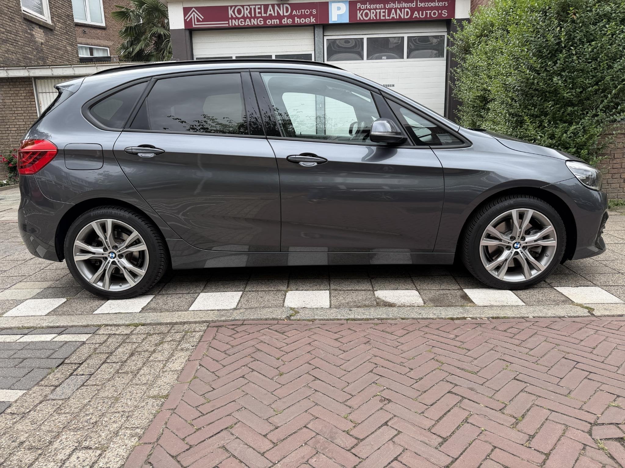 BMW 2-serie Active Tourer 225xe iPerformance eDrive Edition, Auto's, Automaat, Gebruikt, Met garantie (alle), 1650 kg