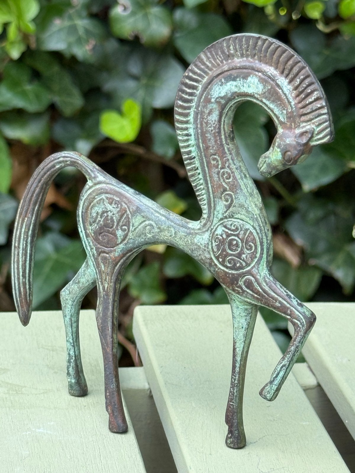 Bronzen paardenbeeld, 13,5 cm hoog, Antiek en Kunst, Kunst | Beelden en Houtsnijwerken, Minder dan 20 cm, Ophalen of Verzenden