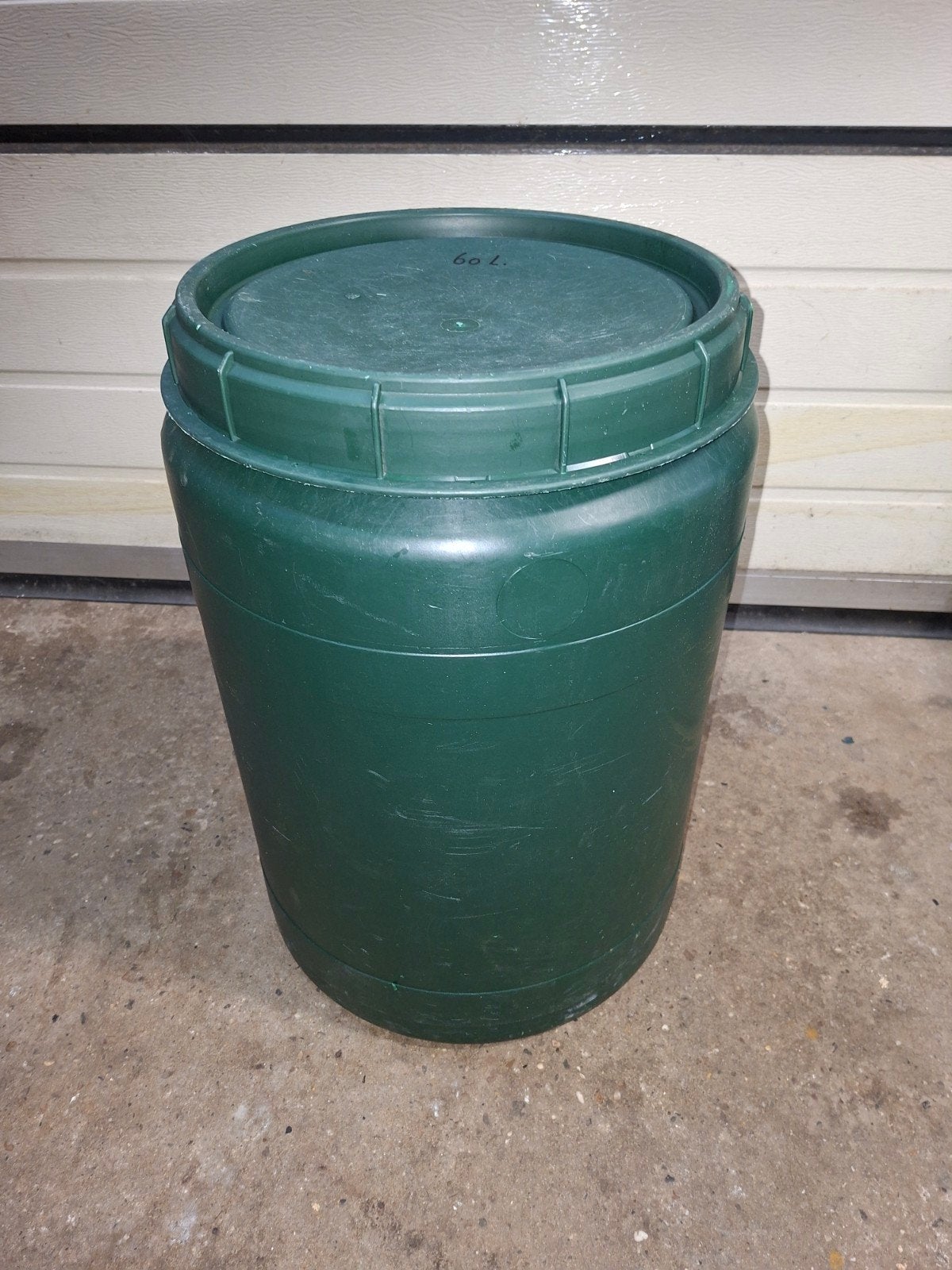 Voerton 60 liter met schroefdeksel - 57 cm hoog, Ophalen