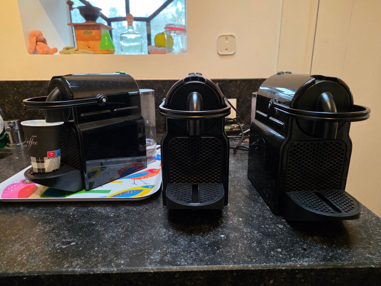 3 Nespresso machines met klein mankement - voor de handige, Ophalen, Gebruikt, Espresso apparaat, Koffiepads en cups