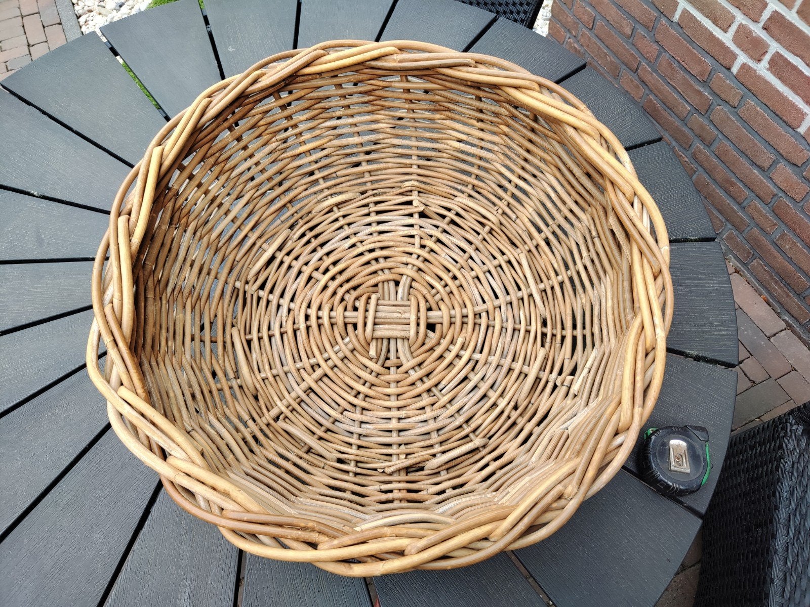 Gratis Grote rieten mand - decoratie opslag of hond of kat, Ophalen of Verzenden, Riet