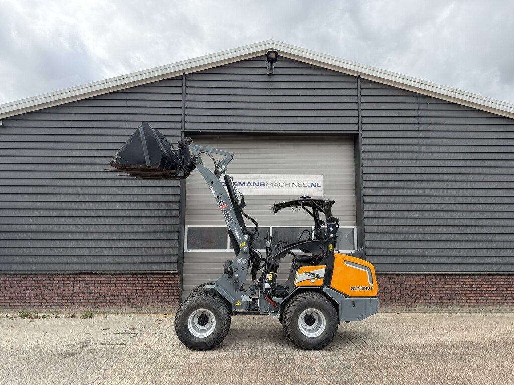 GIANT G2700 HD+ minishovel 2025 €475 LEASE, Tobroco, Info@tobroco.nl, Sprendlingenstraat 57
5061 KM  Oisterwijk, Wiellader of Shovel