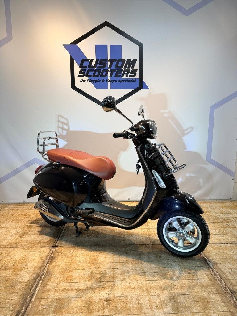 Vespa Primavera 4t 2v 2015 zwart metallic scooter snor brom, VL Custom Scooters, Vespa S, Ophalen of Verzenden, Zo goed als nieuw