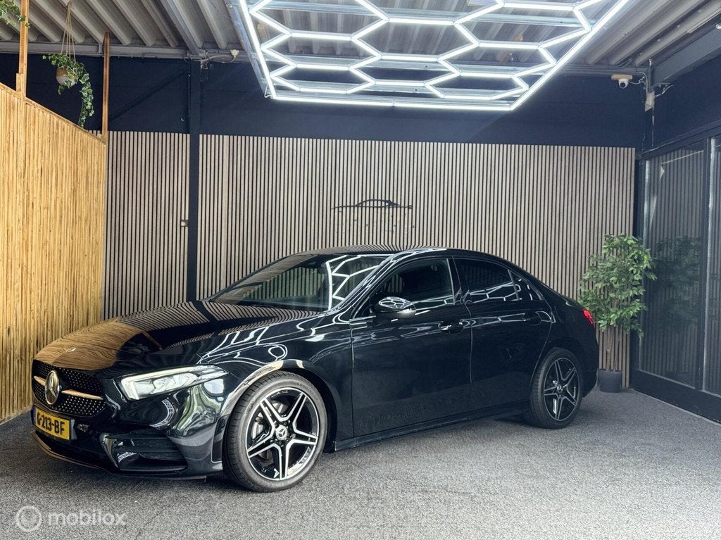 Mercedes A-klasse 200 Business Solution AMG|PDC|Cam |Carplay, Auto's, Mercedes-Benz, Gebruikt, 4 cilinders, Origineel Nederlands
