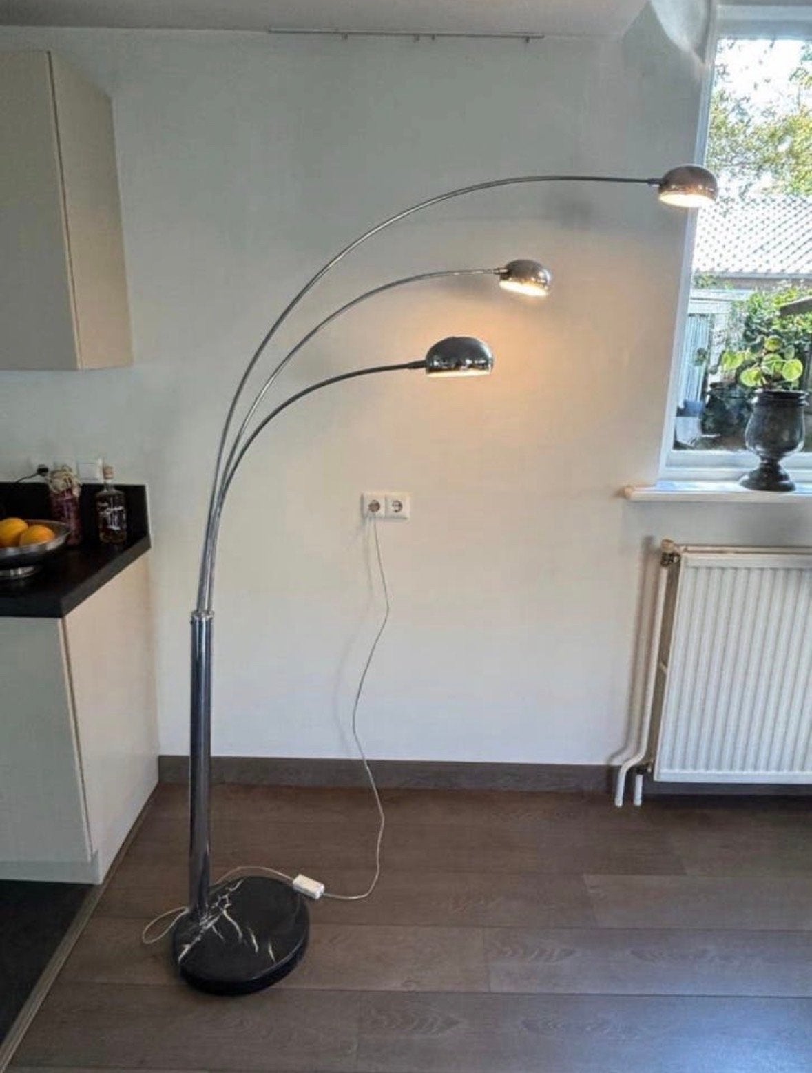 Moderne booglamp met 3 bollen - Chroom en marmer, Ophalen of Verzenden, Gebruikt, Metaal, 150 tot 200 cm