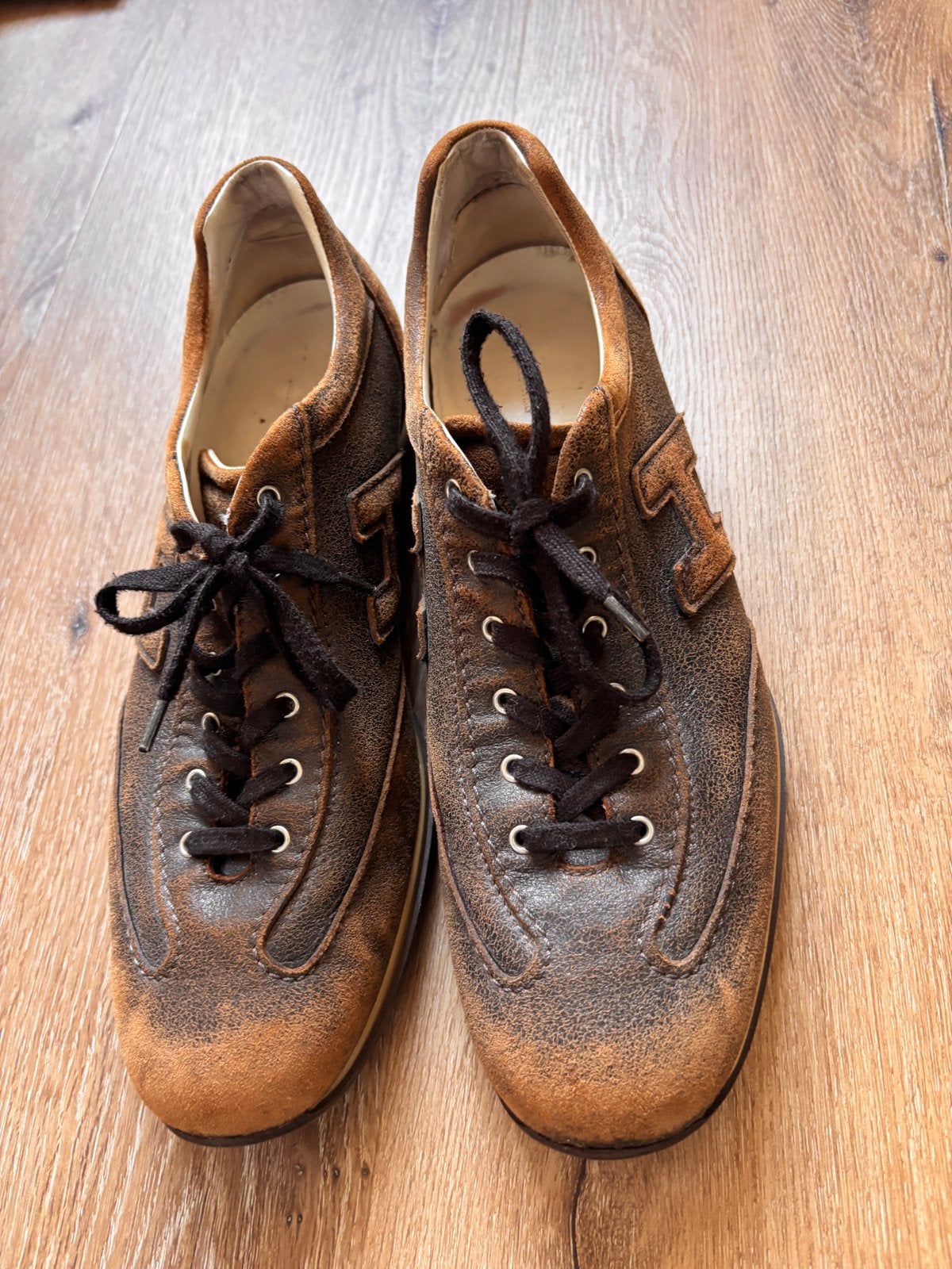Hogan sneakers maat 42 - Bruin leer, Kleding | Heren, Schoenen, Bruin, Ophalen of Verzenden, Sneakers of Gympen, Zo goed als nieuw