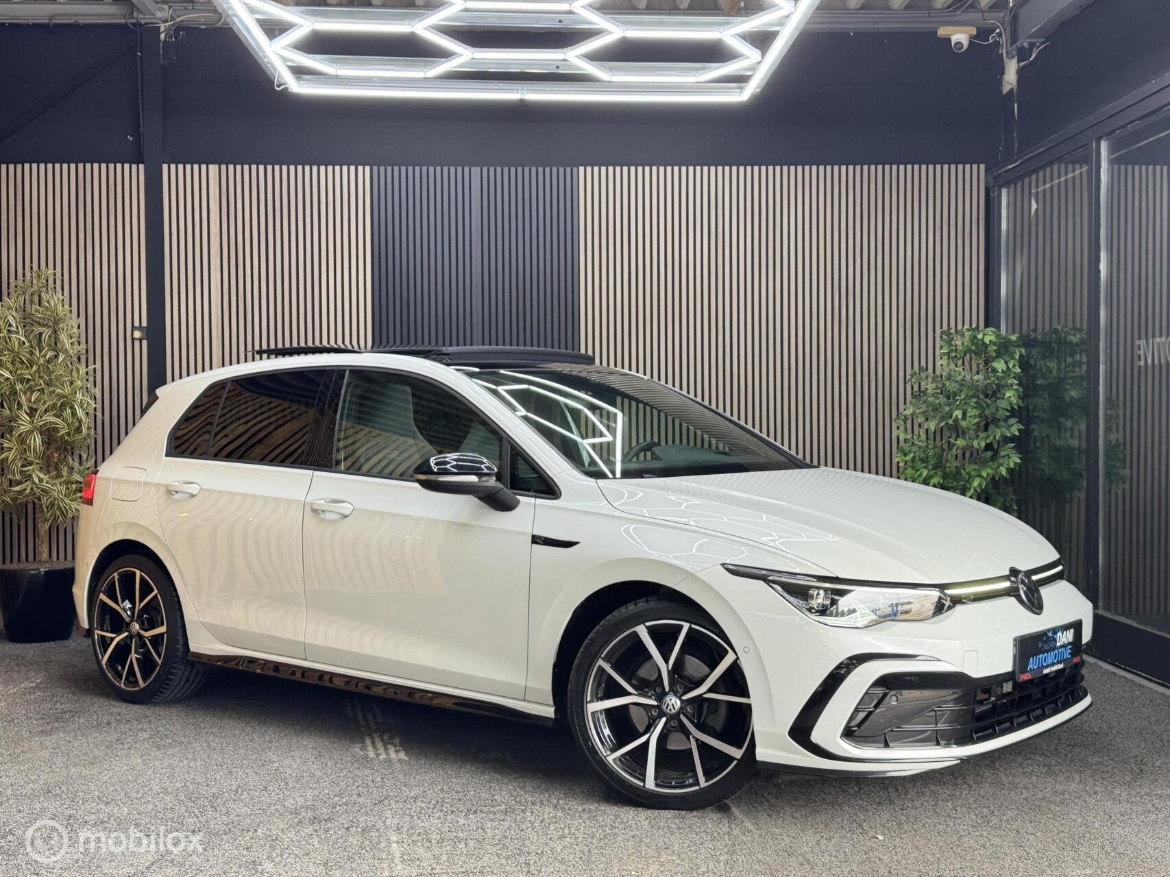Volkswagen Golf 1.5 TSI R-Line|Pano|Matrix led|Hud|Harman, Auto's, 4 cilinders, 1246 kg, Wit, Bedrijf