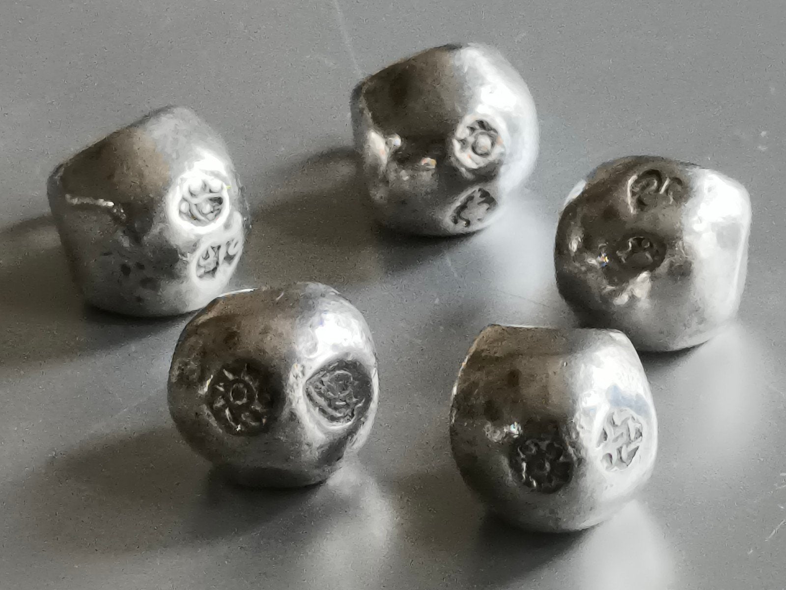 Antieke zilveren kogelmunten uit Thailand (5 stuks), Ophalen of Verzenden