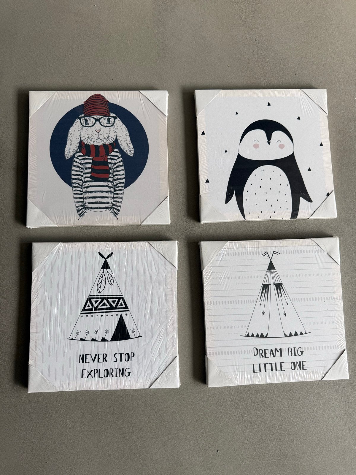 Leuke set van 4 kinder canvas schilderijen, Overige merken, Nieuw, Ophalen of Verzenden, Wanddecoratie