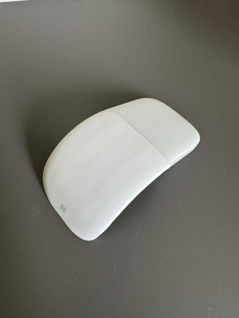 Microsoft Surface Arc Muis - Zo goed als nieuw, Computers en Software, Muizen, Muis, Ergonomisch, Ophalen of Verzenden, Zo goed als nieuw