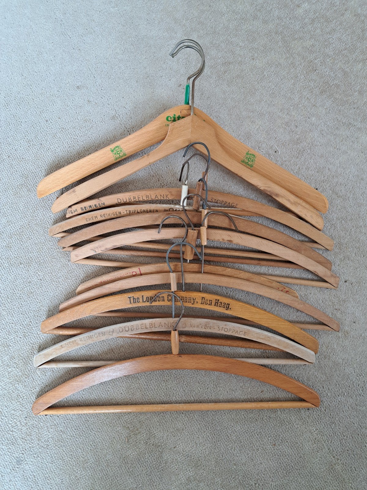 houten kledinghangers, Kleding | Dames, Kledinghangers, Ophalen, Zo goed als nieuw, Hout, Volwassenen