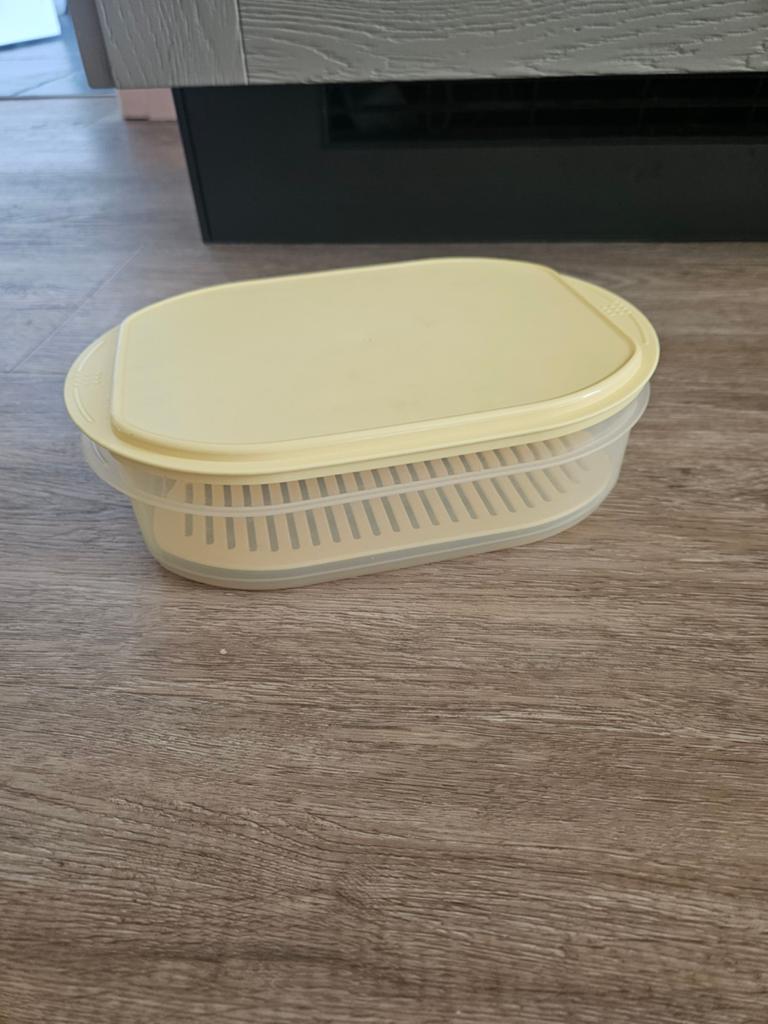 Tupperware kaasdoos / vleesdoos, Huis en Inrichting, Keuken | Tupperware, Ophalen of Verzenden, Gebruikt, Crème, Bak of Kom