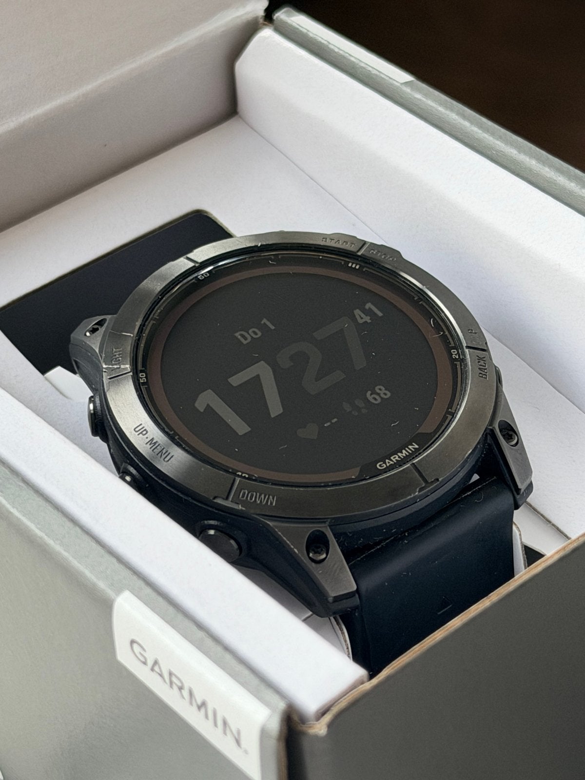 Foto 2 van Garmin Fenix 7X Pro Solar Sapphire Titanium