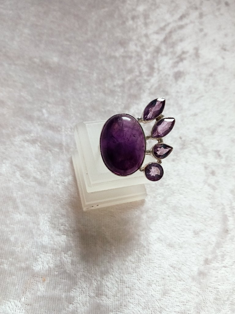 Mooie Aparte Zilveren Ring met Lichte en donkere Amethist, Sieraden, Tassen en Uiterlijk, Antieke sieraden, Verzenden, Zilver