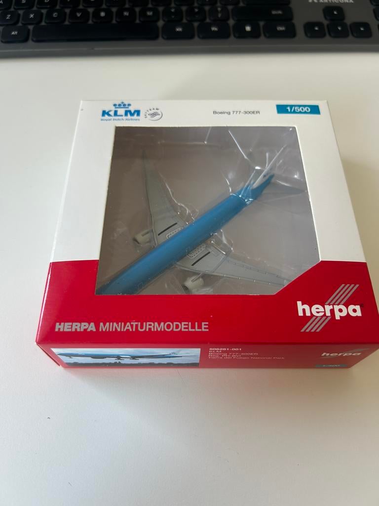 Herpa KLM Boeing 777-300ER 1:500 PH-BVI, Verzamelen, Ophalen of Verzenden, Zo goed als nieuw, Schaalmodel