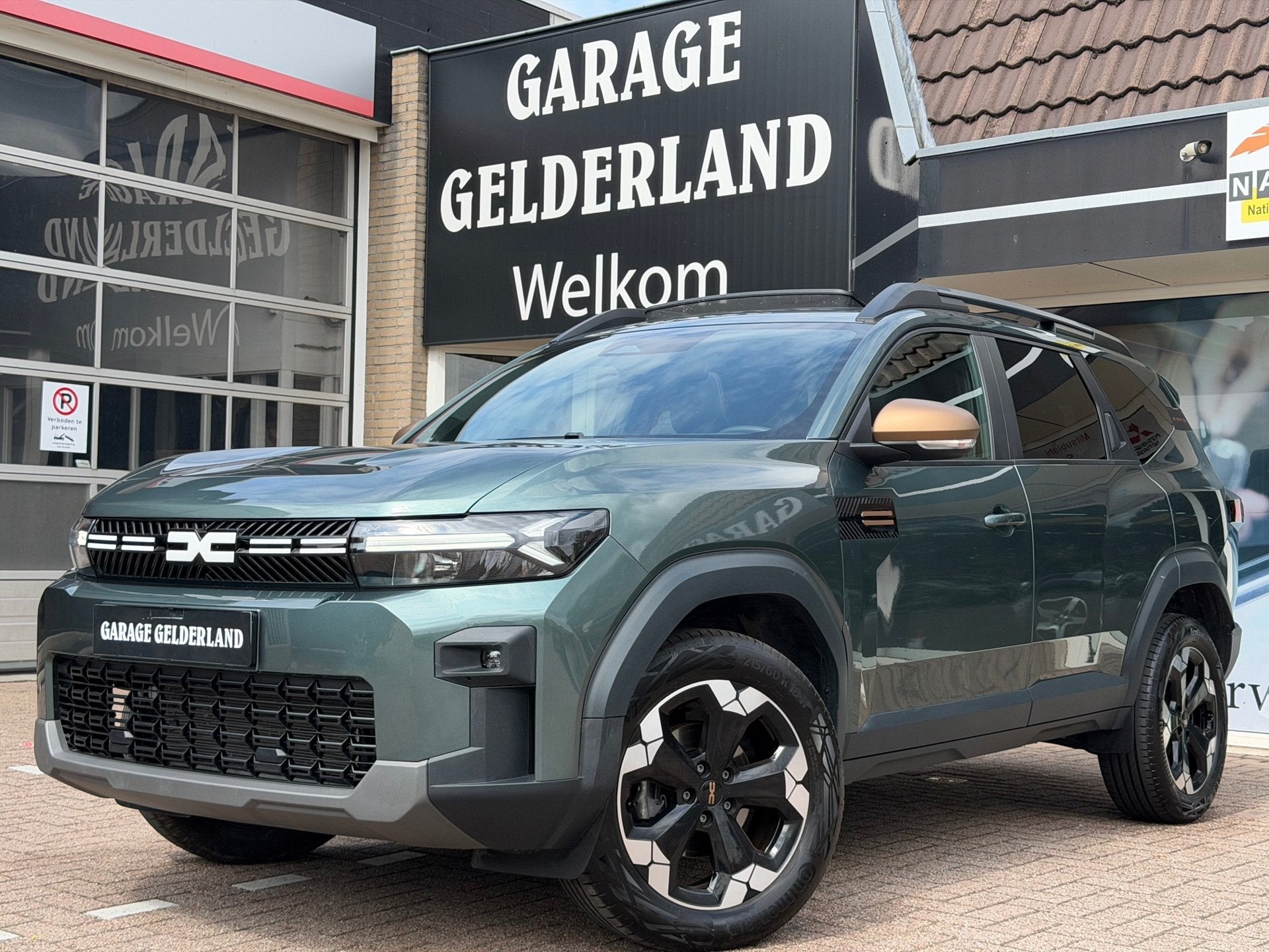 Dacia Bigster Mild Hybrid 130 4x4 Extreme | Pano | Full-Led, Auto's, Dacia, Dealer onderhouden, Gebruikt, Zwart, 1199 cc