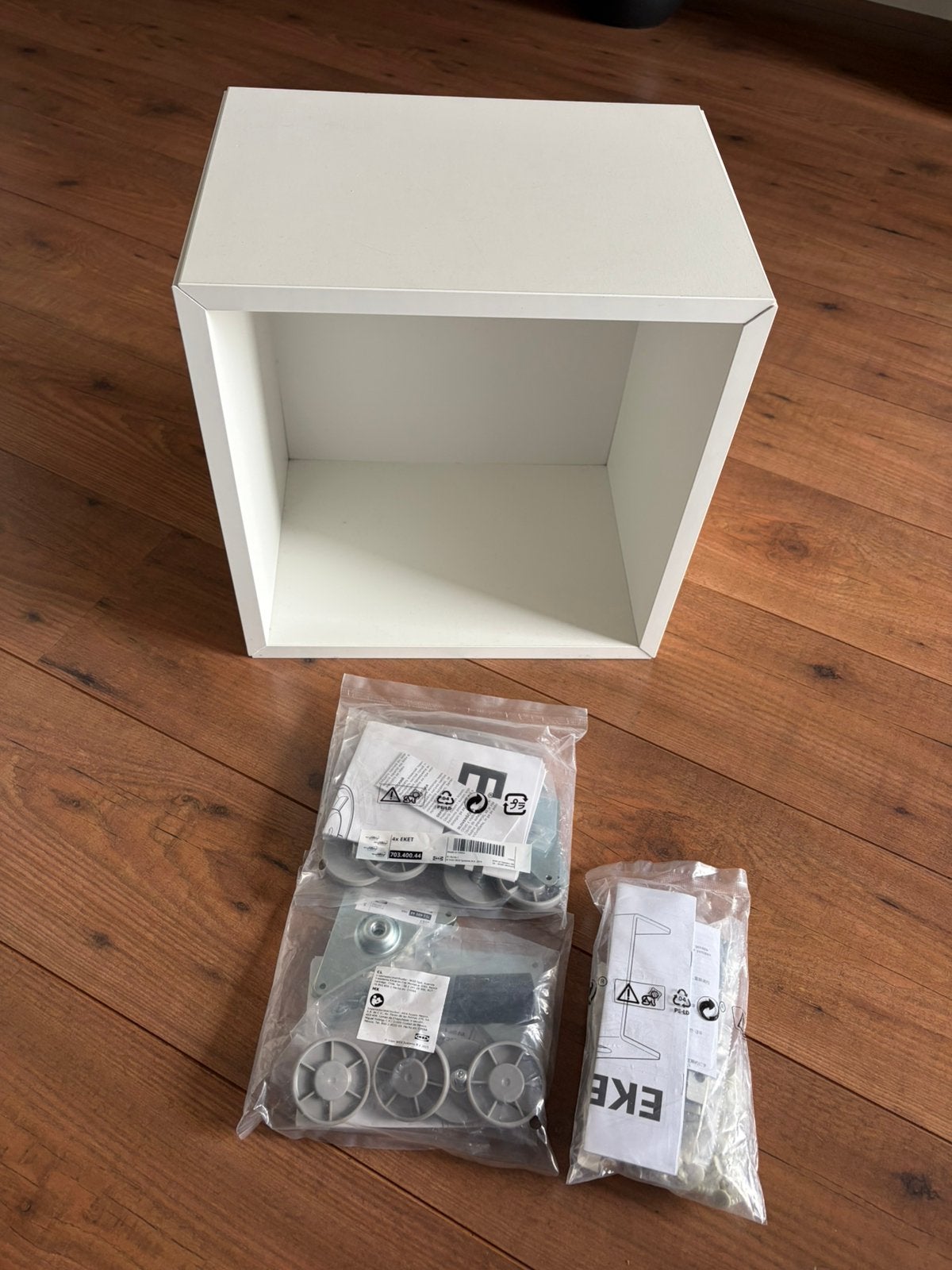 IKEA EKET kastje wit, Ophalen of Verzenden, Gebruikt