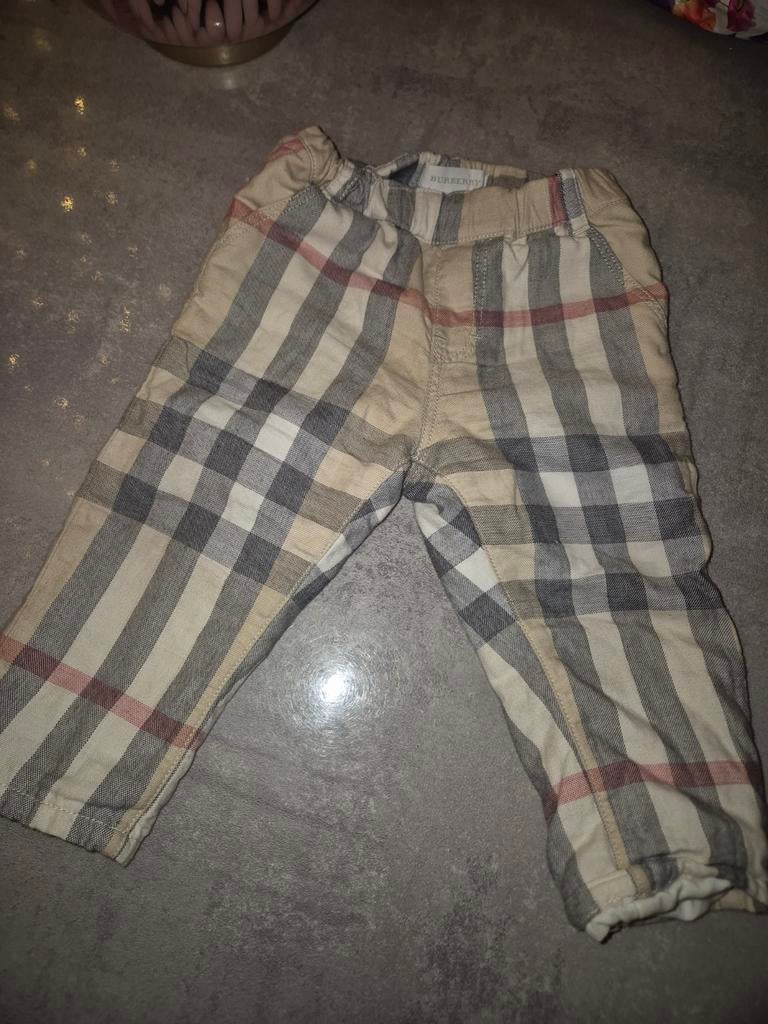 Burberry baby broekje - 9 maanden, Gebruikt, Broekje, Jongetje of Meisje, Ophalen of Verzenden