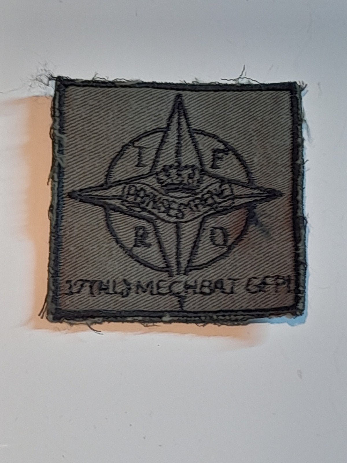 Borstembleem IFOR 17 painfbat, Verzamelen, Militaria | Algemeen, Ophalen of Verzenden, Landmacht, Nederland, Embleem of Badge