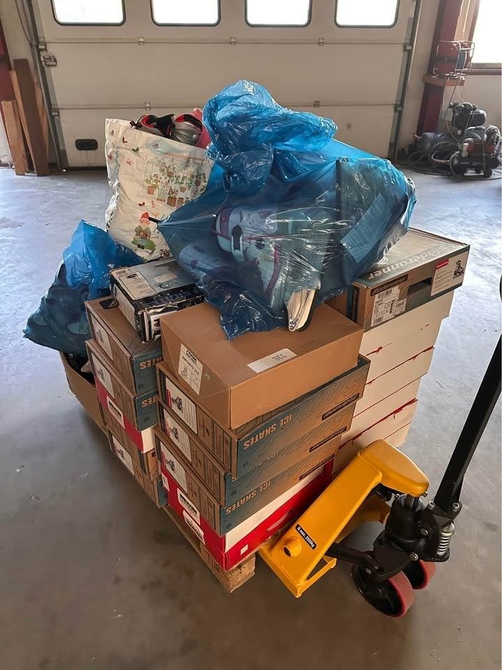 Partij +- 50 paar nieuwe kinder schaatsen!, Ophalen, Nieuw, IJshockeyschaatsen, Nijdam