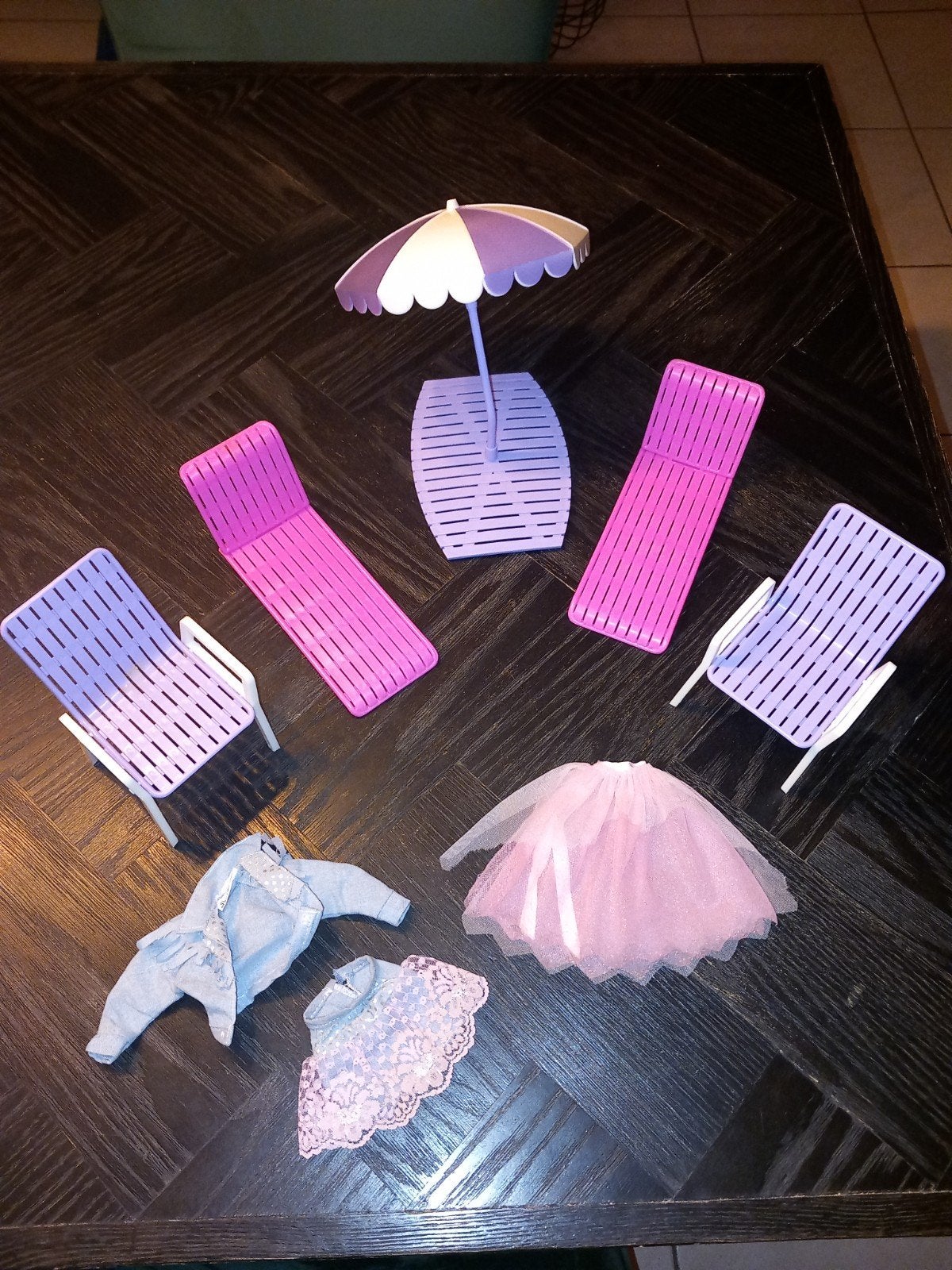 Barbie strandset met kleding en accessoires, Barbie, Gebruikt, Info@mattel.nl, Postbus 200, 1180 AE Amstelveen, Nederland