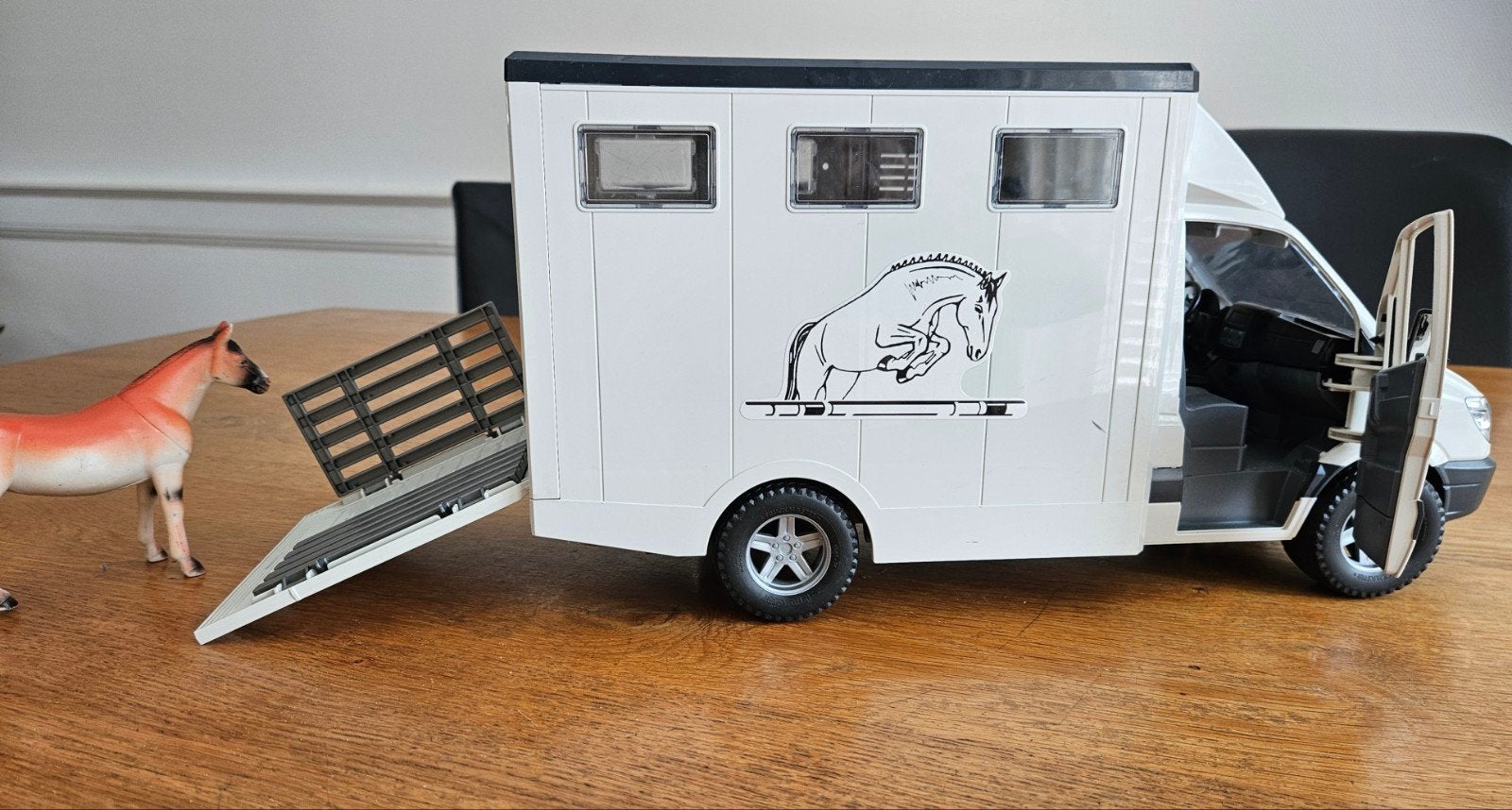 Bruder paardenwagen Mercedes-Benz Sprinter met paarden, Ophalen of Verzenden, Zo goed als nieuw