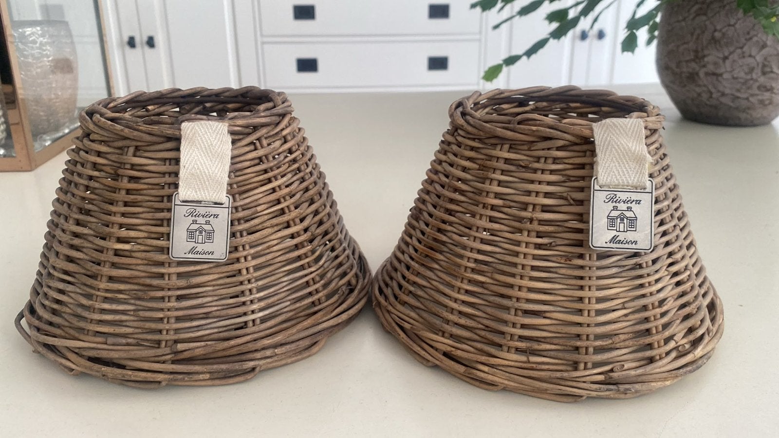 2 Riviera Maison Lampenkappen - Rotan/Riet, Bruin, Ophalen of Verzenden, Zo goed als nieuw, Overige vormen
