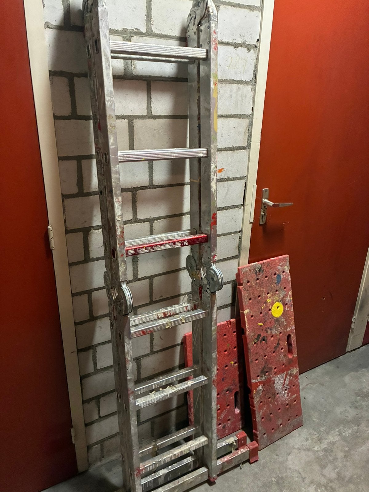 Altrex vouwladder, Doe-het-zelf en Verbouw, Ophalen, Zo goed als nieuw, Rolsteiger of Kamersteiger
