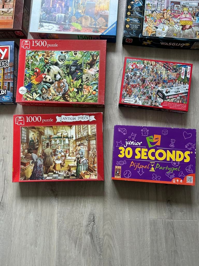 Puzzels diverse en 2 spelletjes, Ophalen of Verzenden, 500 t/m 1500 stukjes, Zo goed als nieuw, Legpuzzel