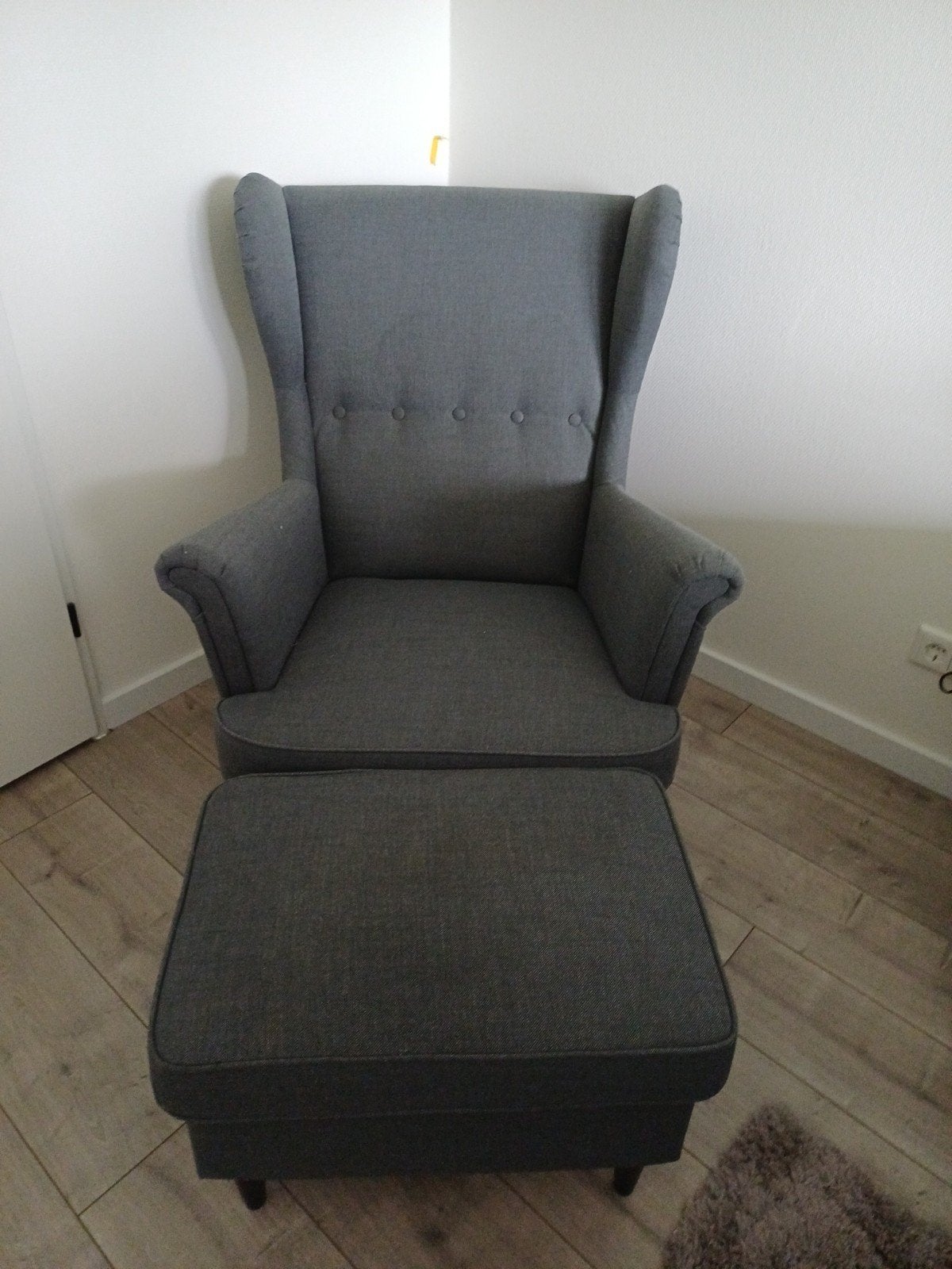 Ikea stoel met poef - losdraaibare poten, Huis en Inrichting, Ophalen, 75 tot 100 cm, Zo goed als nieuw, 75 tot 100 cm