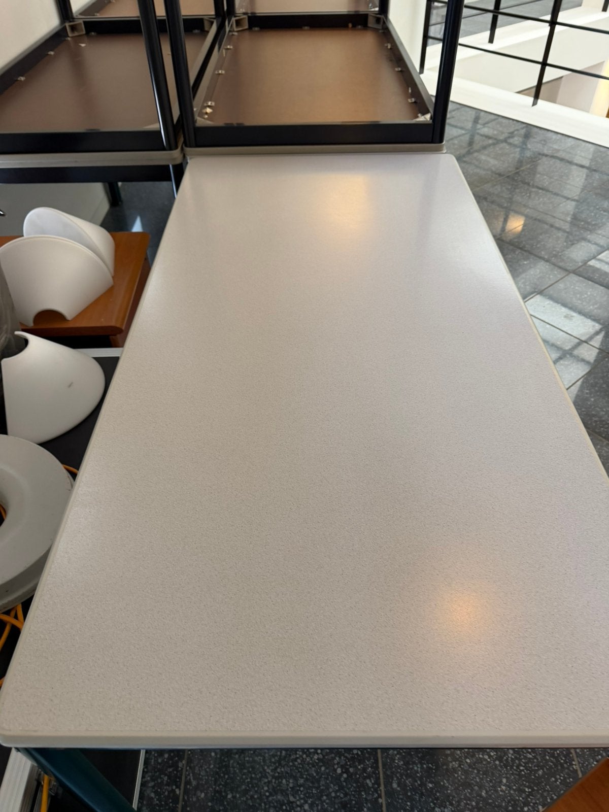 Kantine tafels, Ophalen
