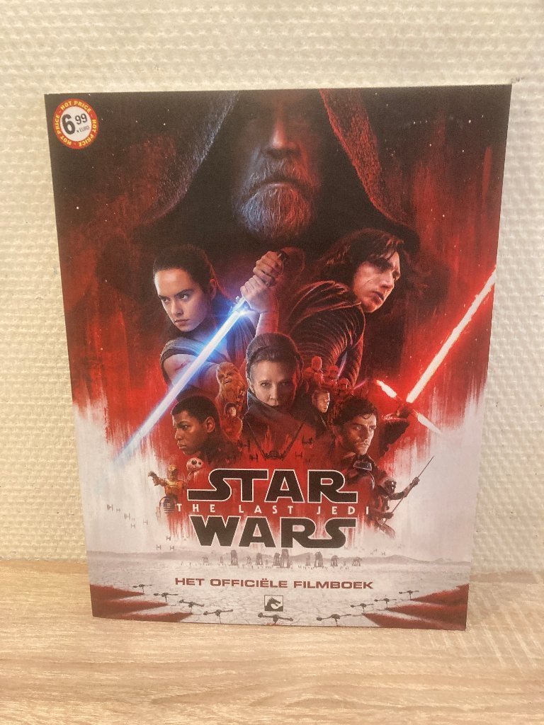 Star Wars - the last Jedi het officiële filmboek Dark Dragon, Ophalen of Verzenden, Zo goed als nieuw, Boek of Poster