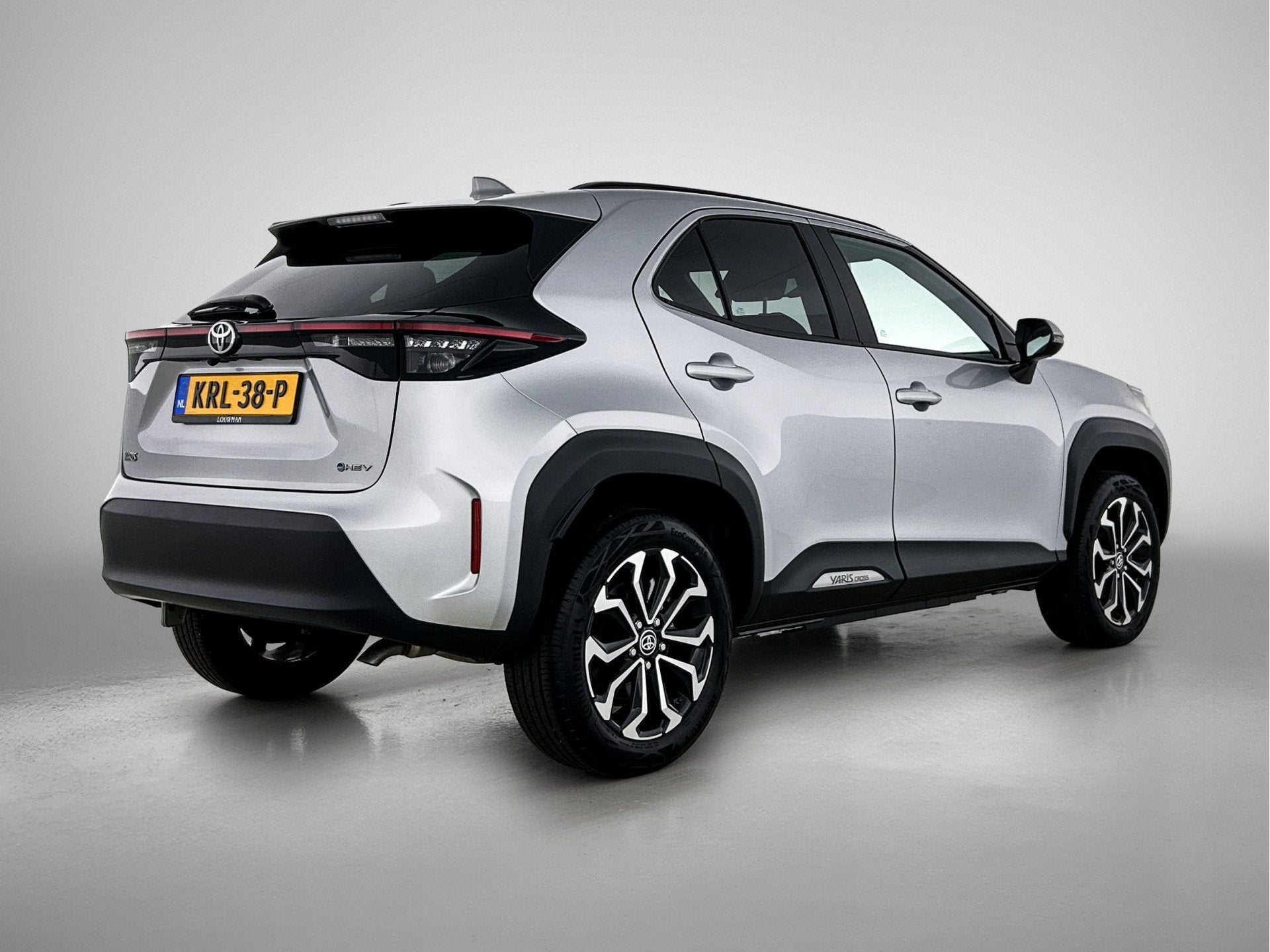 Toyota Yaris Cross 1.5 Hybrid 115 First Edition | BTW Voertu, 12 maanden, Stof, Gebruikt, 1490 cc