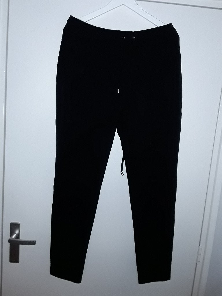 AndCoWoman Zwarte Lange Broek Met Rekbare Band Maat L, ANDCOWOMAN, Zwart, Maat 42/44 (L), Nieuw
