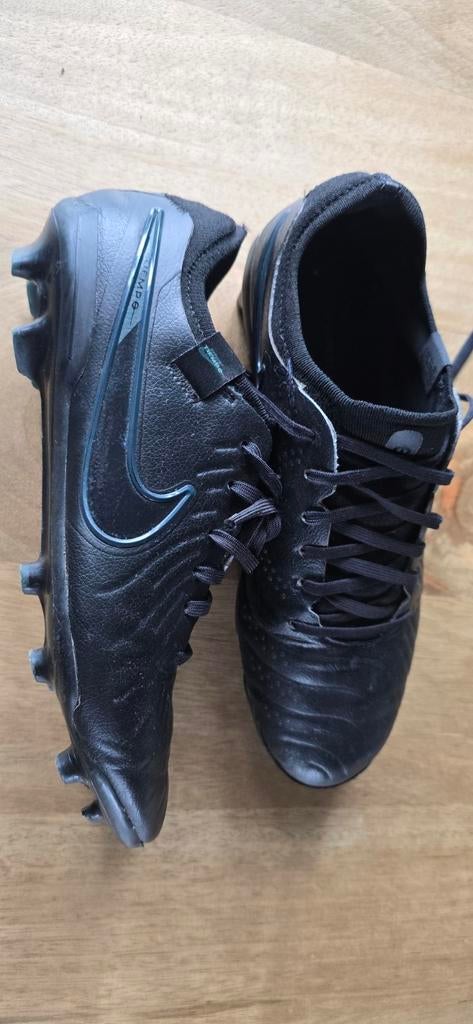 Nike Tiempo voetbalschoenen - Zwart, Sport en Fitness, Voetbal, Ophalen, Gebruikt, Maat XS of kleiner, Schoenen