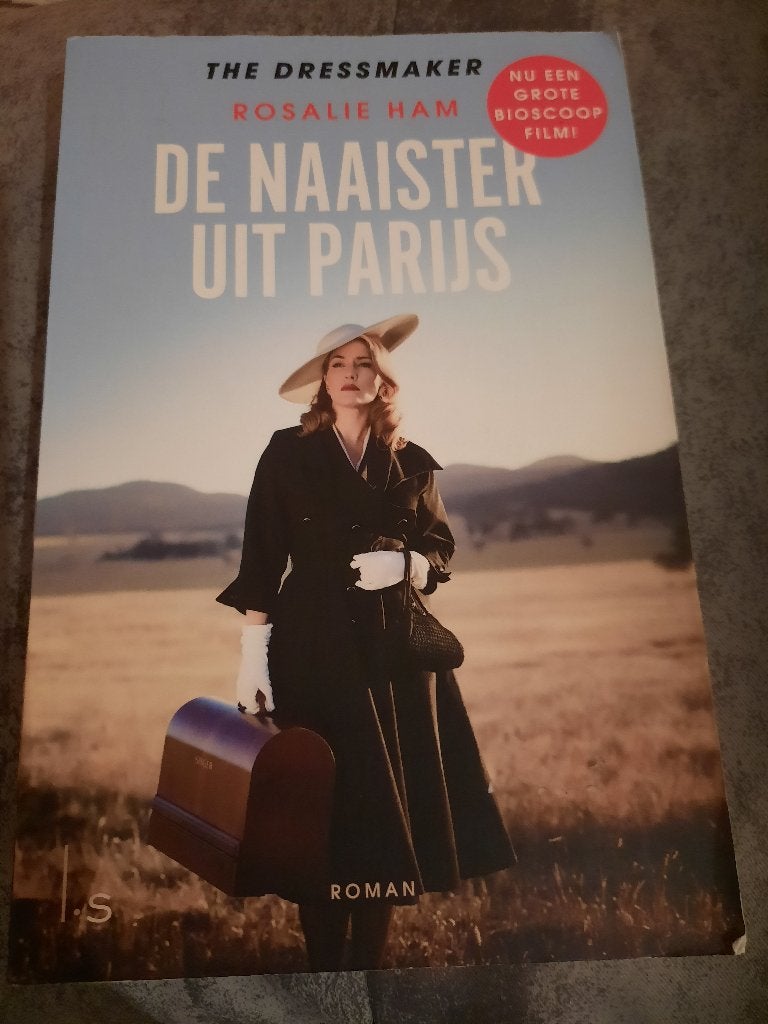 De naaister uit Parijs, Ophalen of Verzenden, Zo goed als nieuw