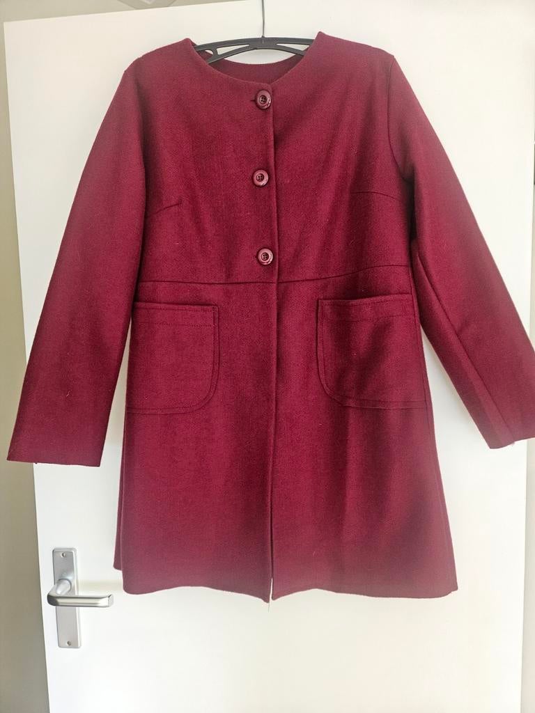 Mooie wijnrode jas/mantel. Pittarello. Maat L Zachte stof., Kleding | Dames, Ophalen of Verzenden, Zo goed als nieuw, Maat 38/40 (M)