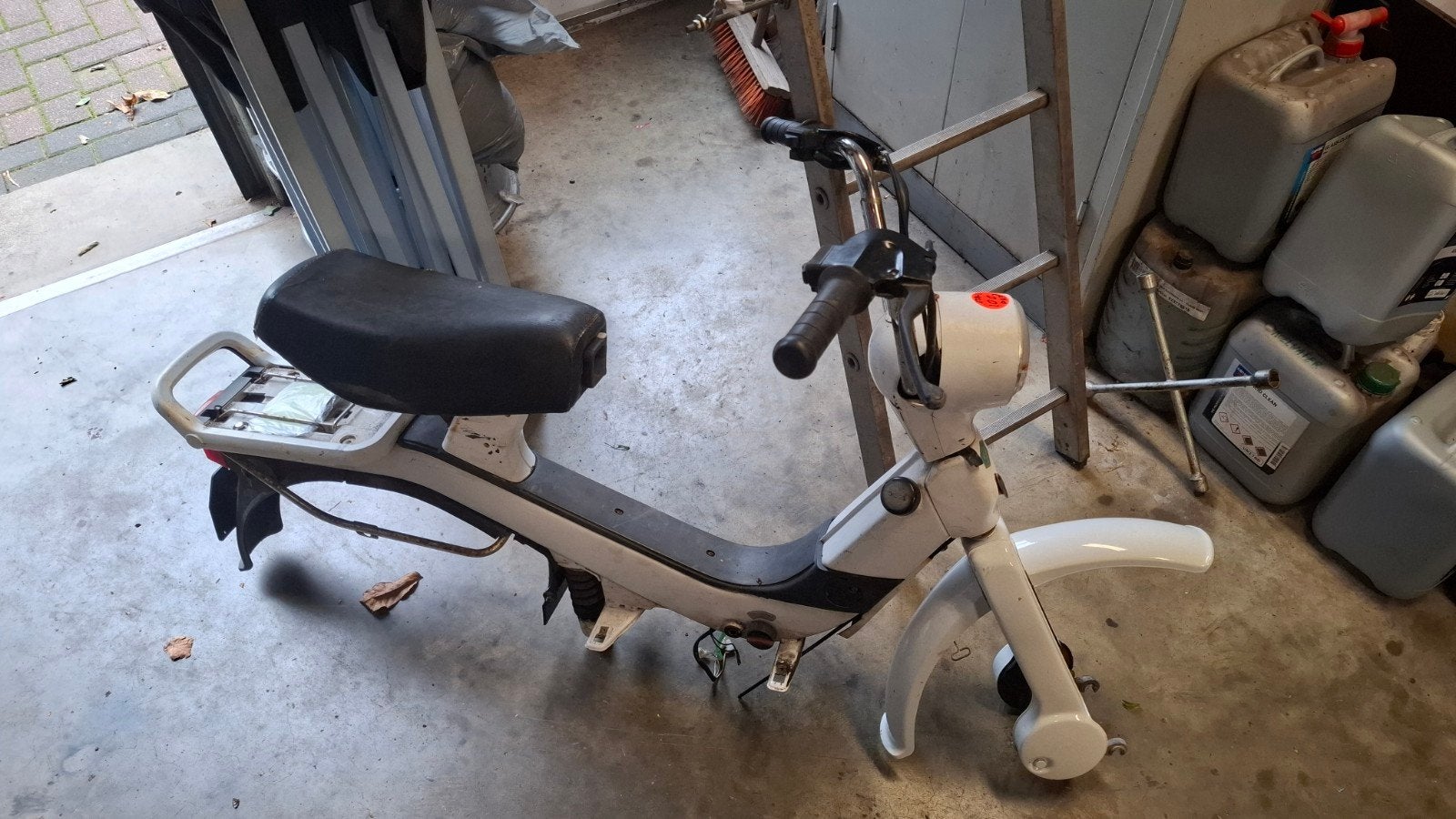 te koop vespa grillo met iteljaanse papieren, Ophalen, Gebruikt, Frame