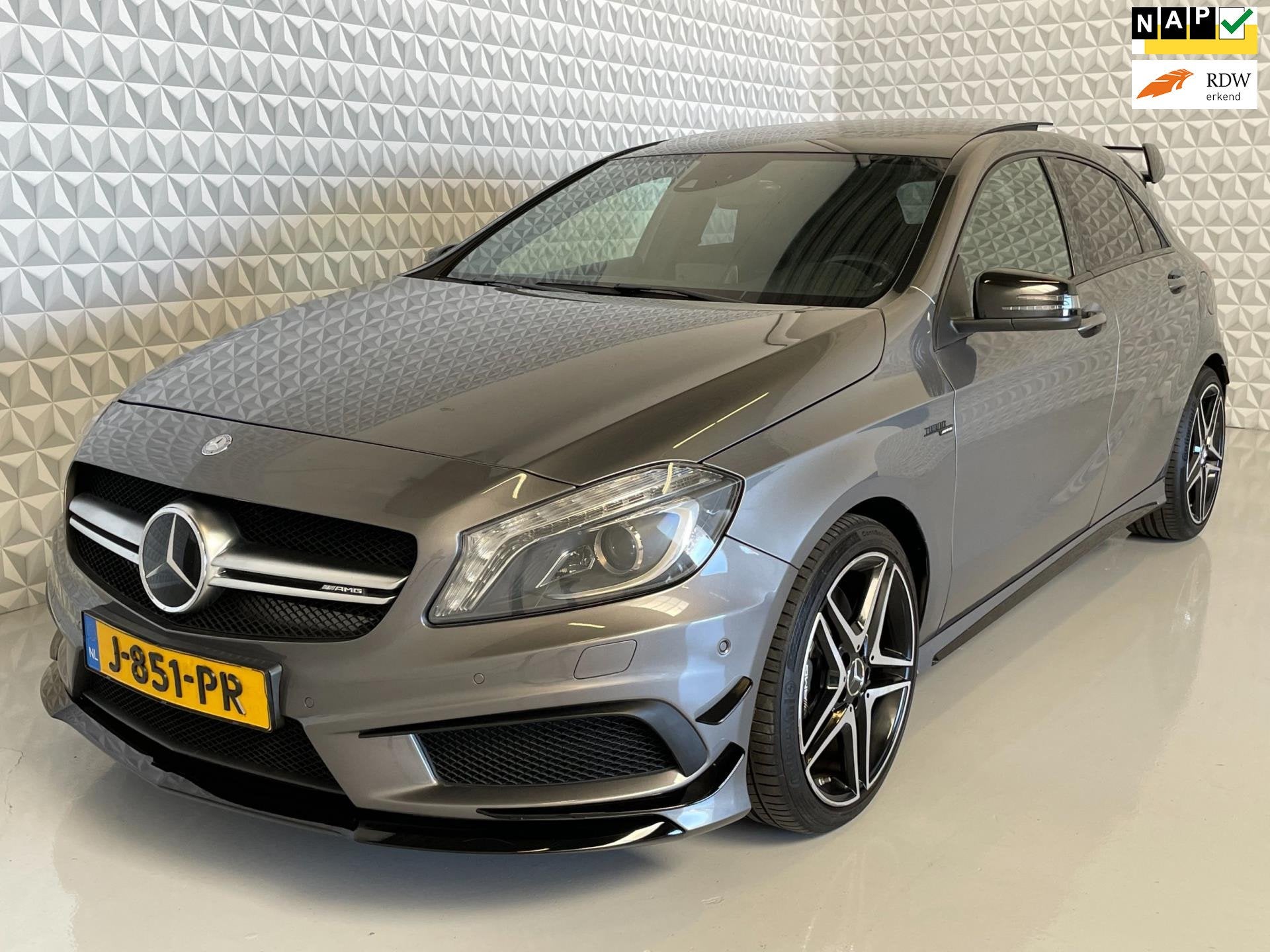 Mercedes-Benz A-klasse 45 AMG 4MATIC Pano Navi Xenon Leer PD, Auto's, Automaat, Gebruikt, 4 cilinders, 14 km/l