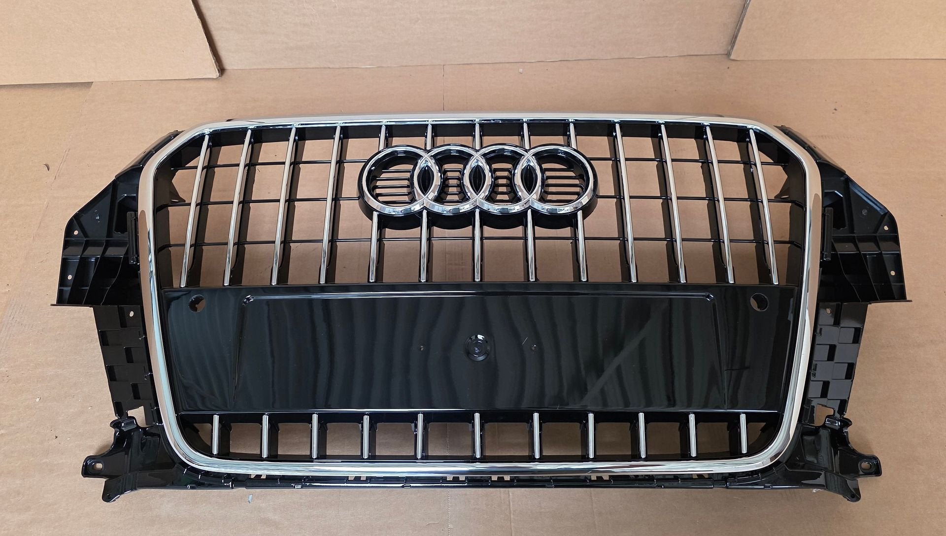 Grill Audi Q3 8U S-line Grille Basic bj.2011-2014 8U0 NIEUW, -, Nieuw, Ophalen of Verzenden, -